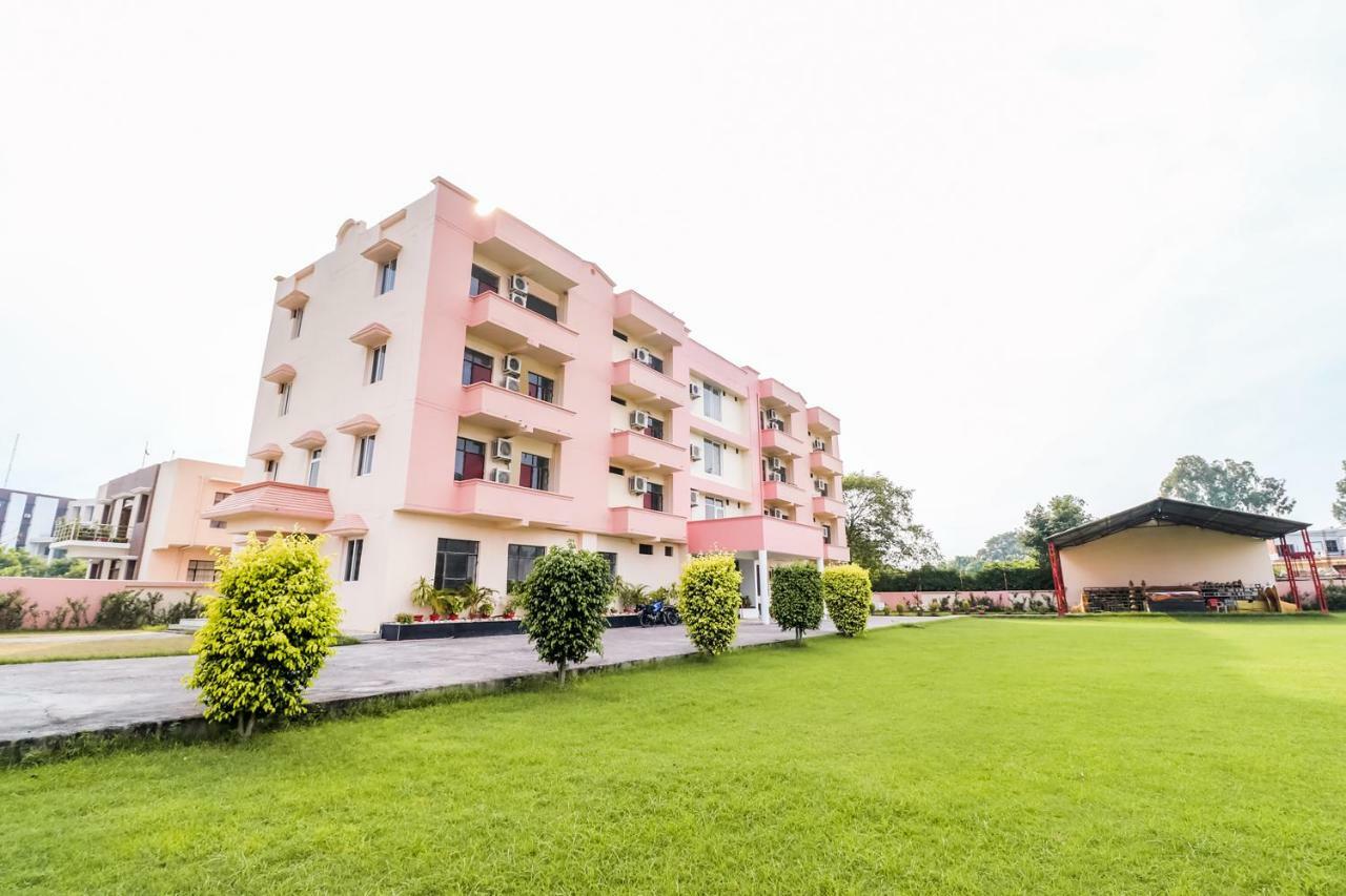 Hotel Capital O 60233 Brij Ki Rasoi Deluxe Lucknow Zewnętrze zdjęcie