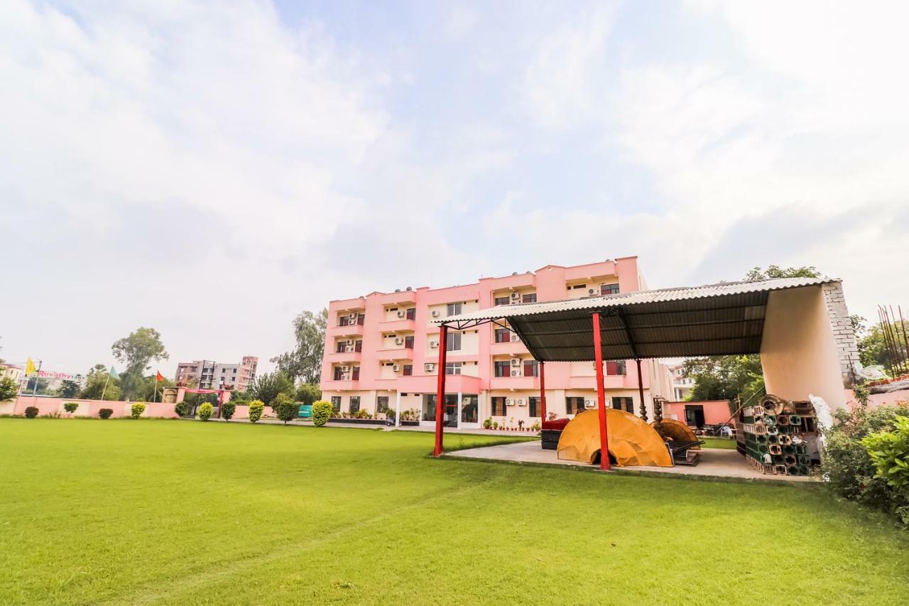 Hotel Capital O 60233 Brij Ki Rasoi Deluxe Lucknow Zewnętrze zdjęcie